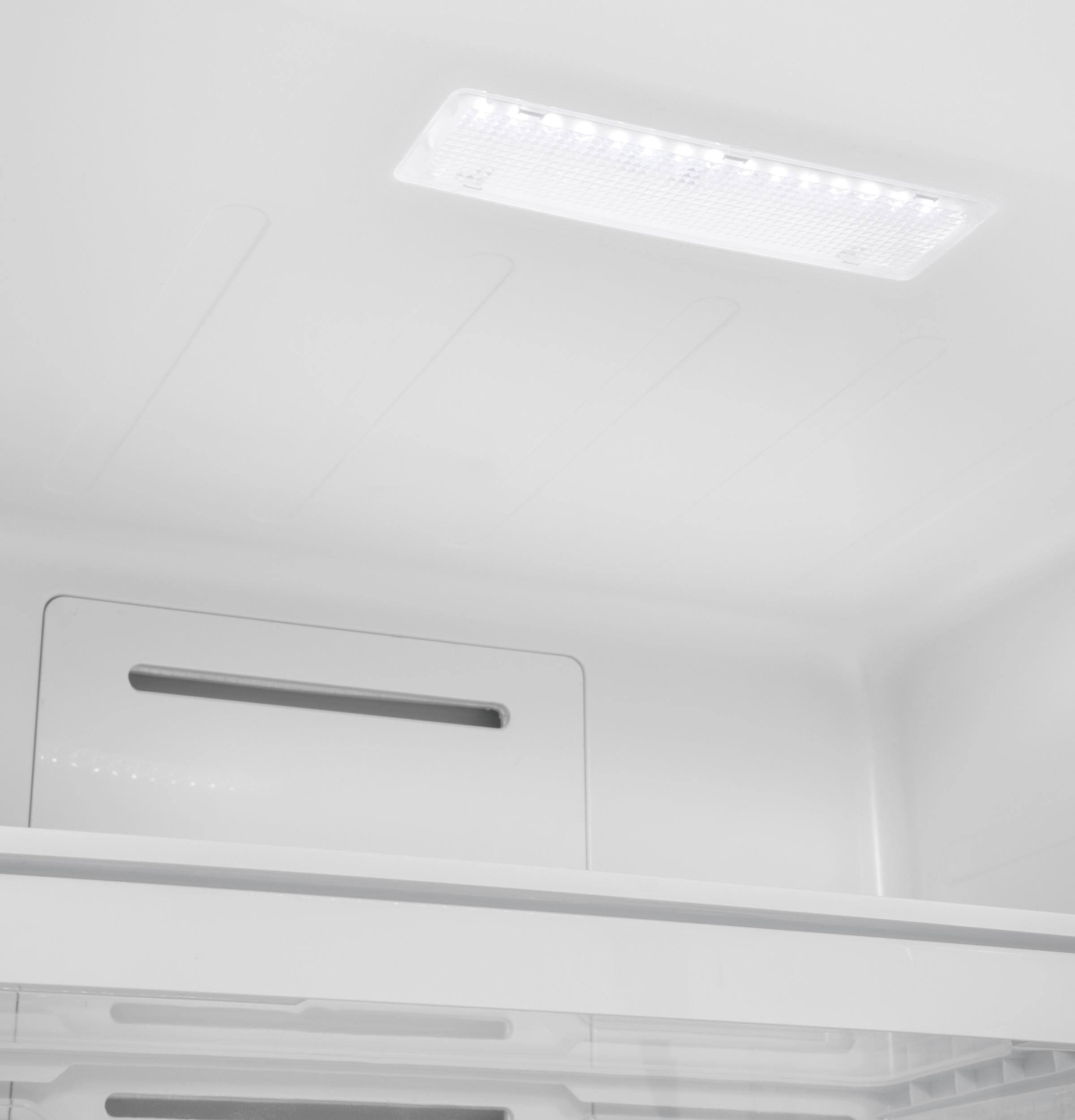 17.3 cu ft White Upright Freezer W2117