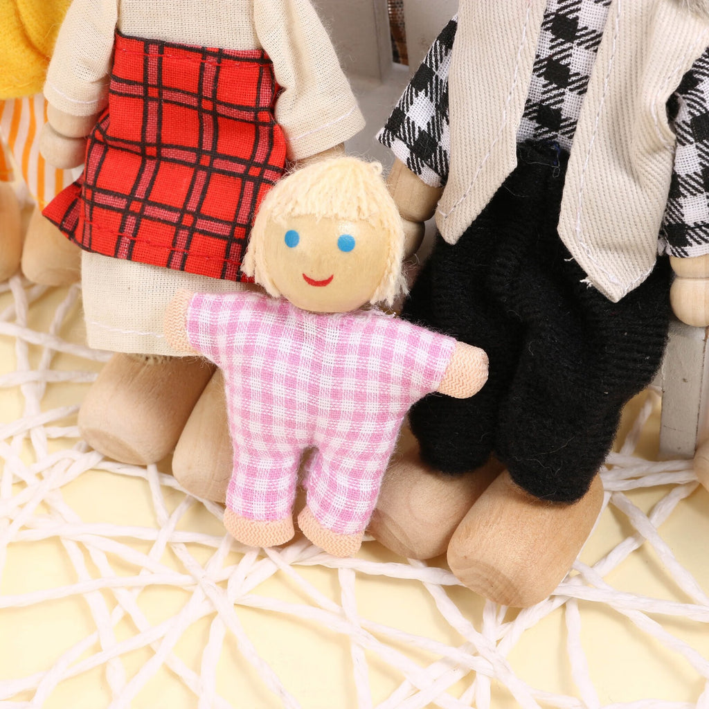 Wooden Dolls Family Playset Set of 7 X390