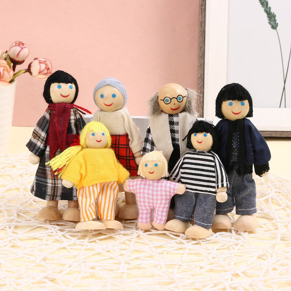 Wooden Dolls Family Playset Set of 7 X390