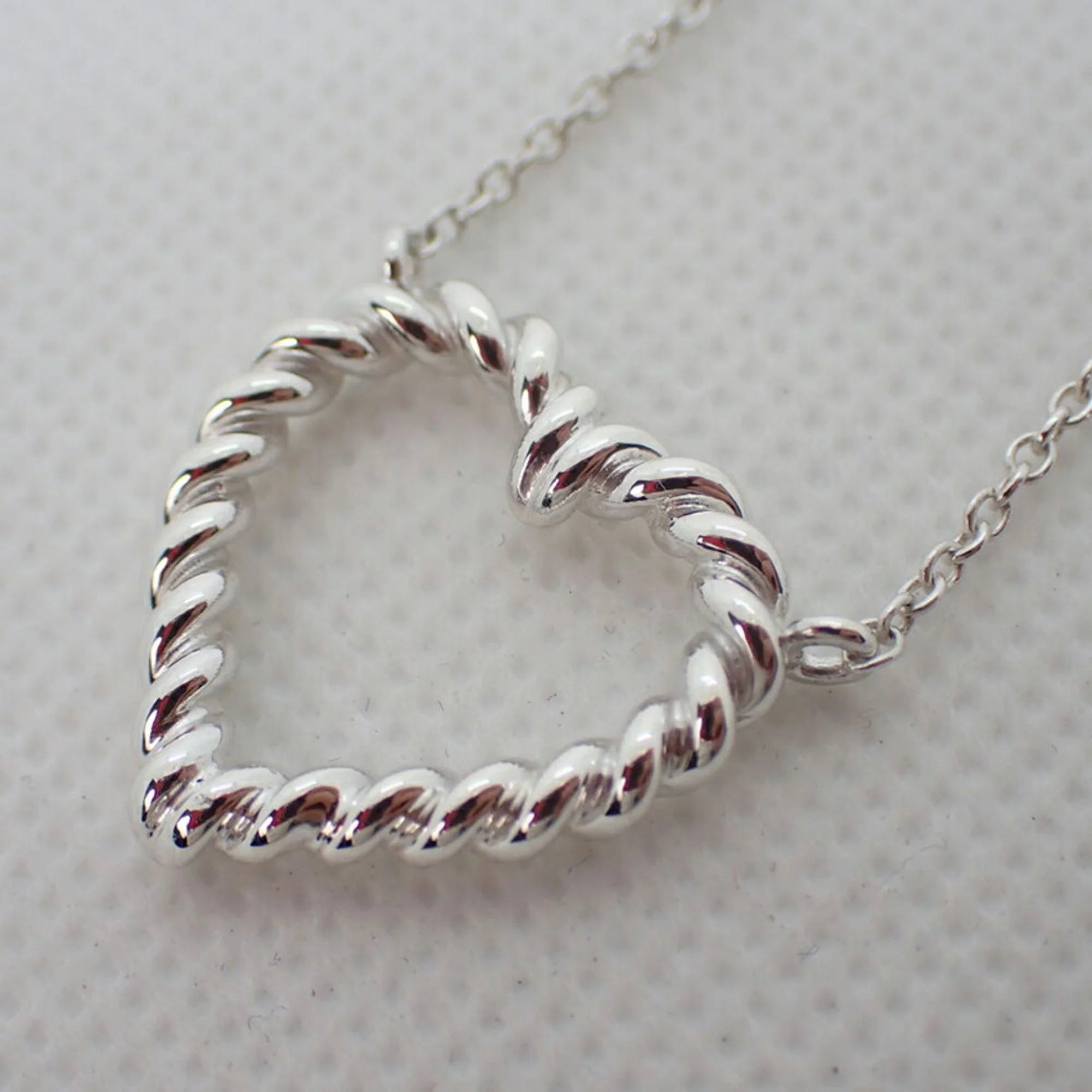 925 Heart Twist Pendant Necklace N785