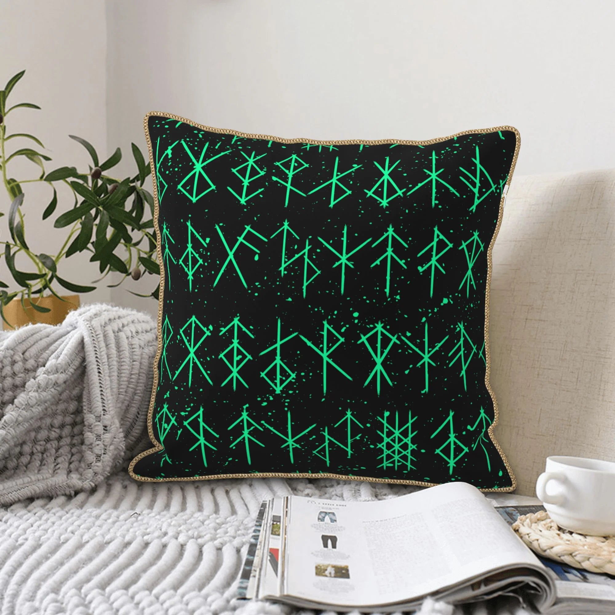Green 16"x16" Throw Pillows H7273