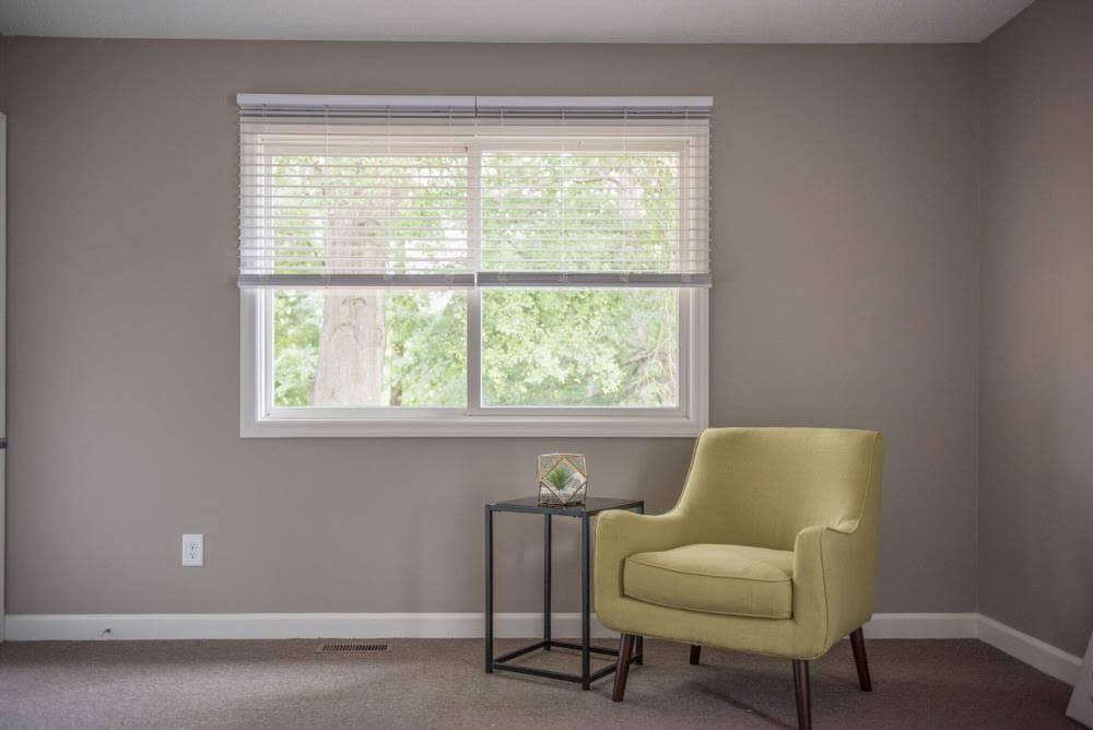 Cordless Faux Wood Room Darkening Blinds C518