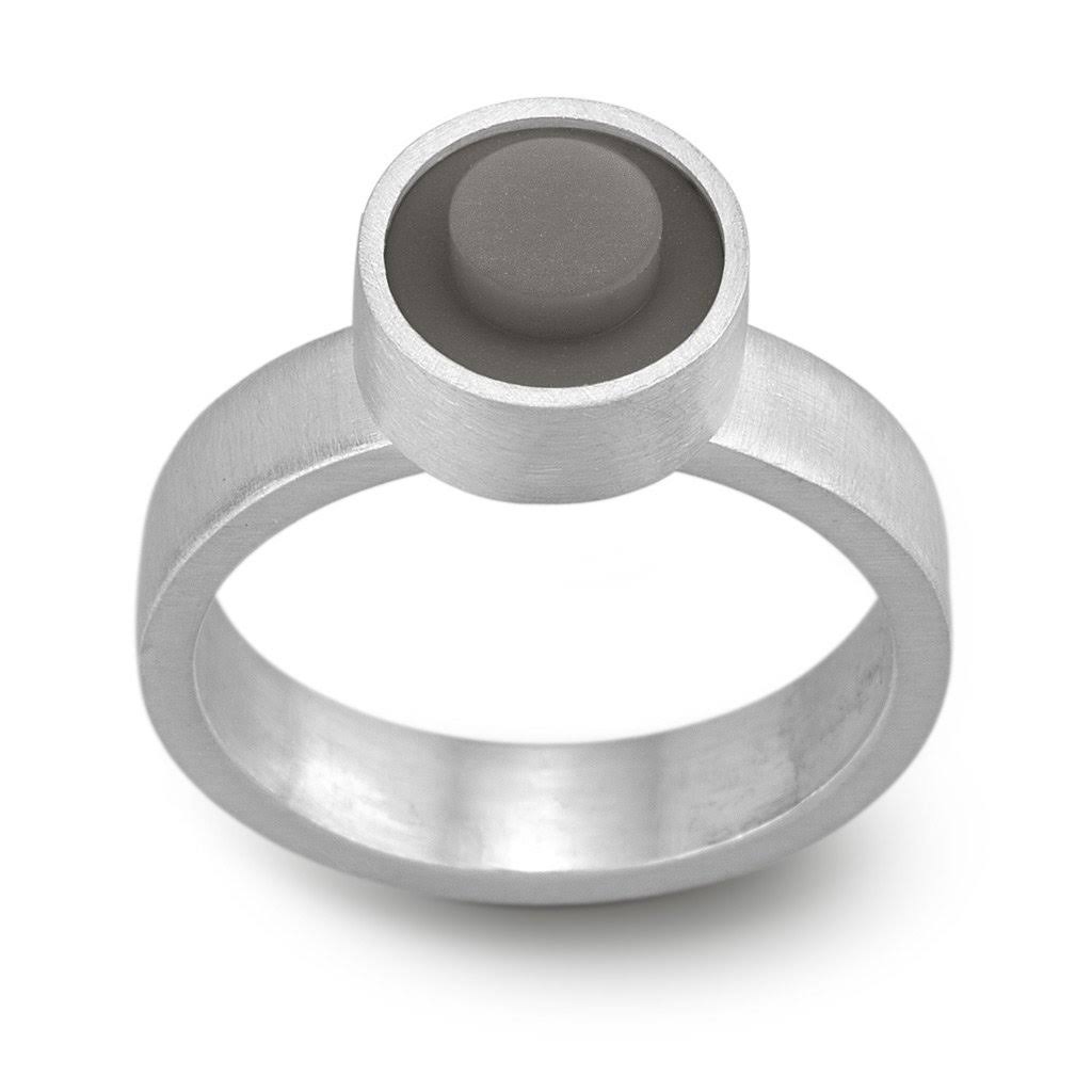Earl Grey Stud Ring J190