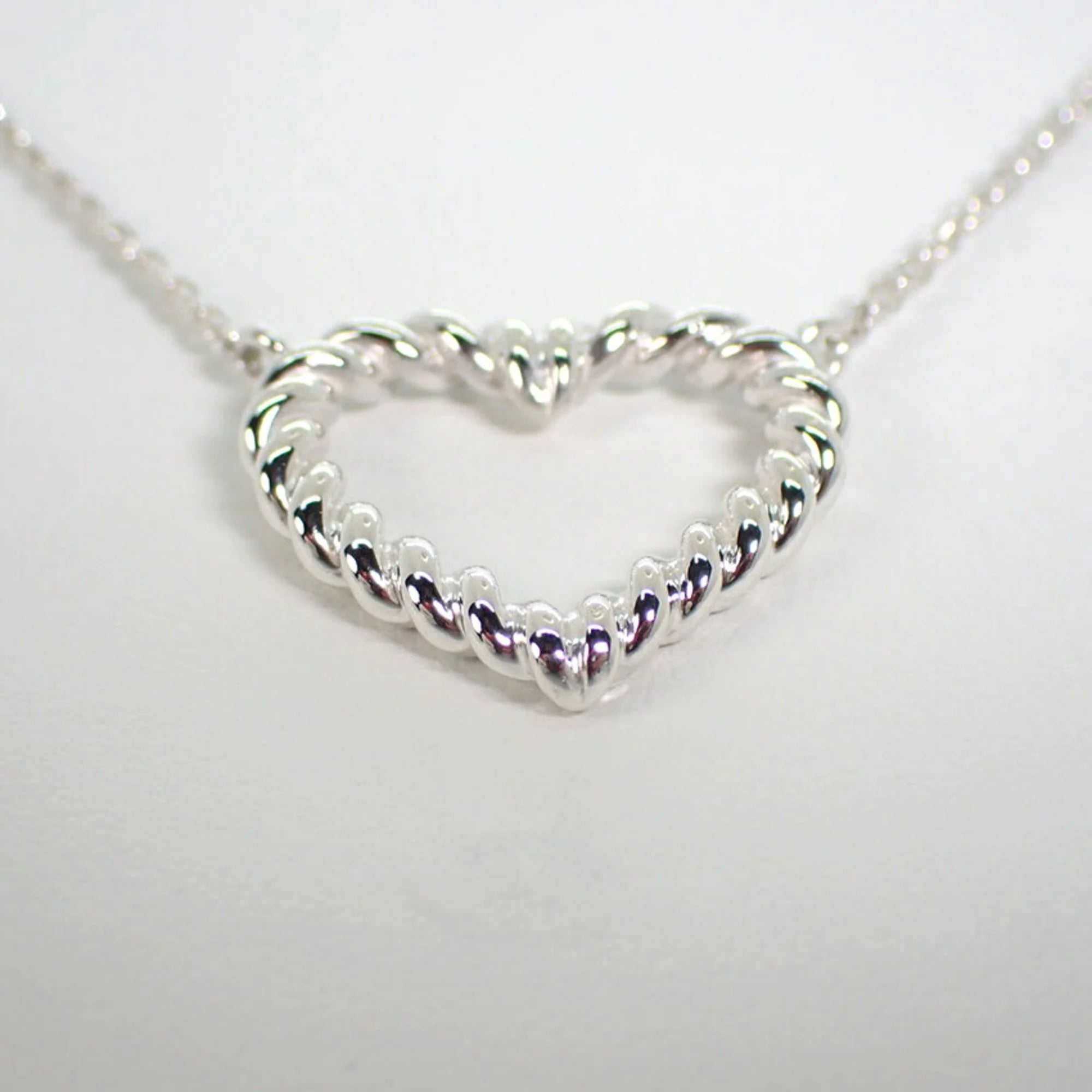 925 Heart Twist Pendant Necklace N785