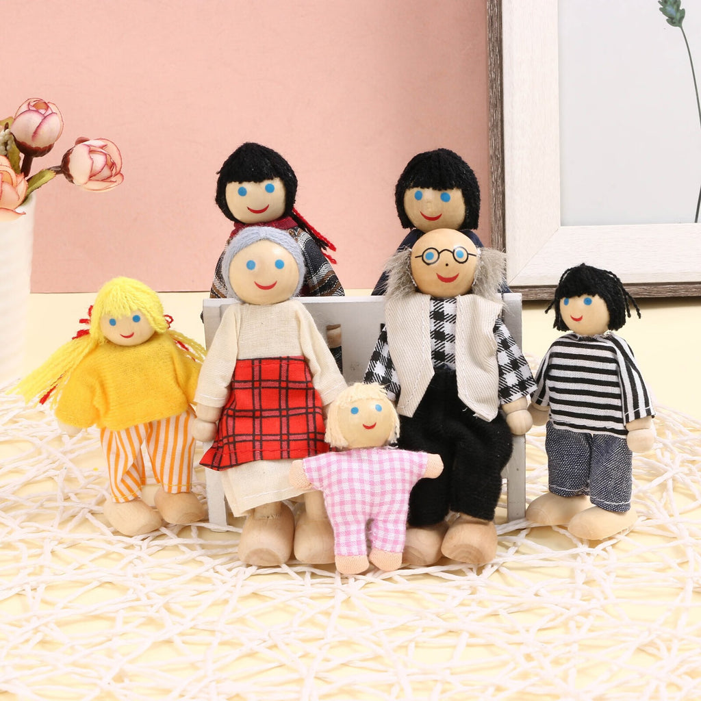 Wooden Dolls Family Playset Set of 7 X390