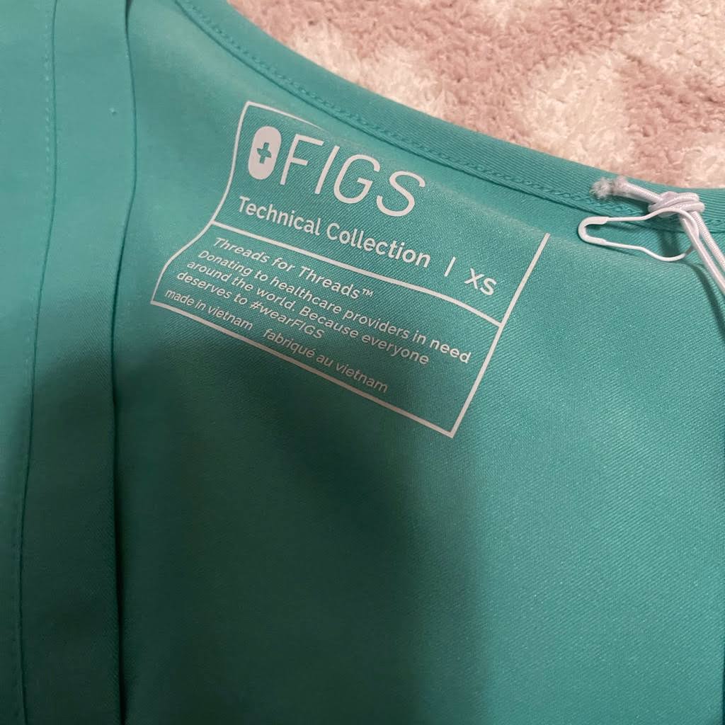 XS Surgical Green One Pocket Scrub Top D7340