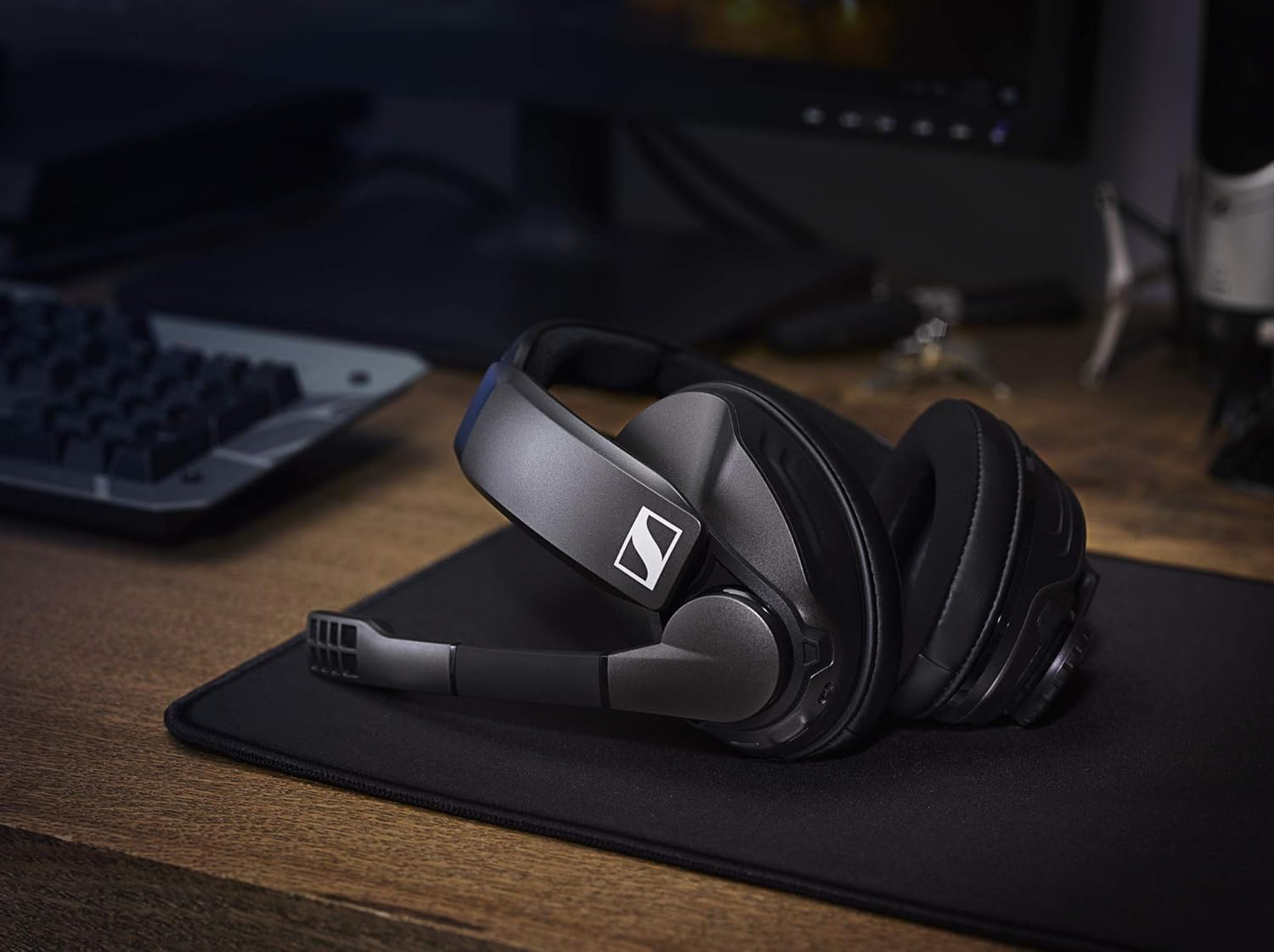 Black Over-Ear Wireless Gaming Headset S28346